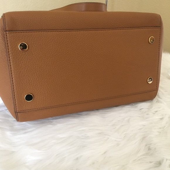 Michael Kors Large Zipper Whitney tote - Picture 7 of 8